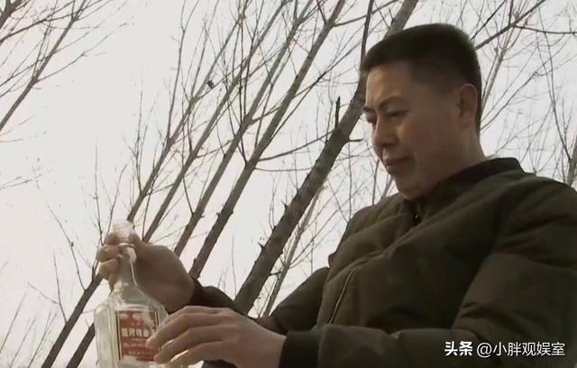 山东小伙捡破烂为生,无意发现酒瓶里的商机,如今1年净赚2个亿赚钱商机项目大全-先机网创